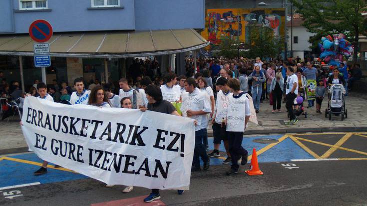 Erraustegiaren aurka manifestatuz ekingo diete usurbildarrek herriko festei