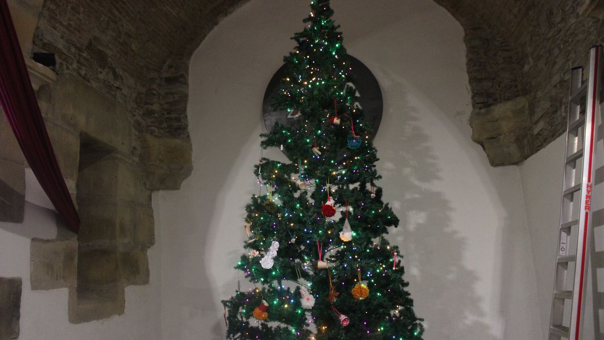 Olentzero etortzerako Aginaga eguberriez jantzi dute