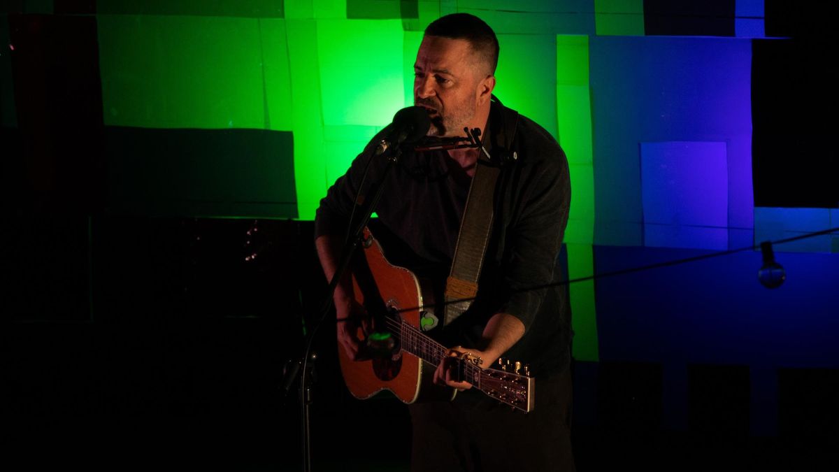 Eñaut Elorrietaren kontzertuaren ondotik, erromeria eta bertso-afaria Aginagan