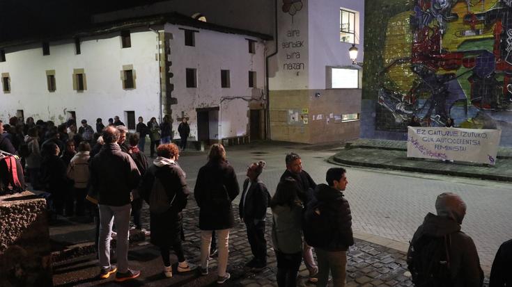 Azaroaren 25eko elkarretaratzea eta topaketa deitu ditu Usurbilgo Sare Feministak