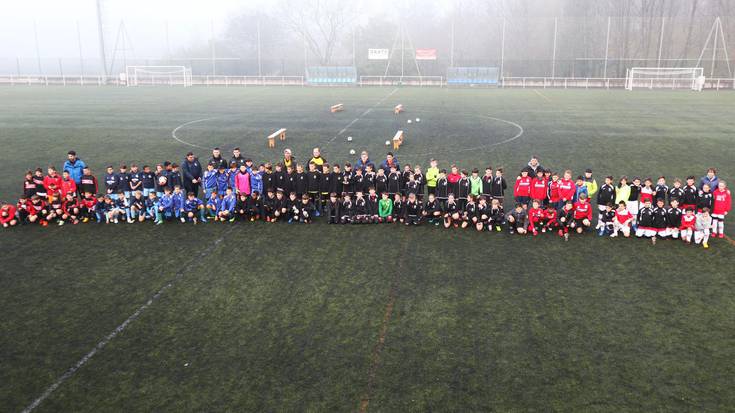 Harane, futbolari gaztetxoen lagun arteko joko zelaia