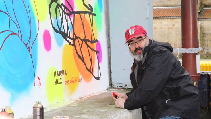 Usurbilek artearekin duen loturaren isla, Judas Arrietaren frontoi atzealdeko mural margotu berria