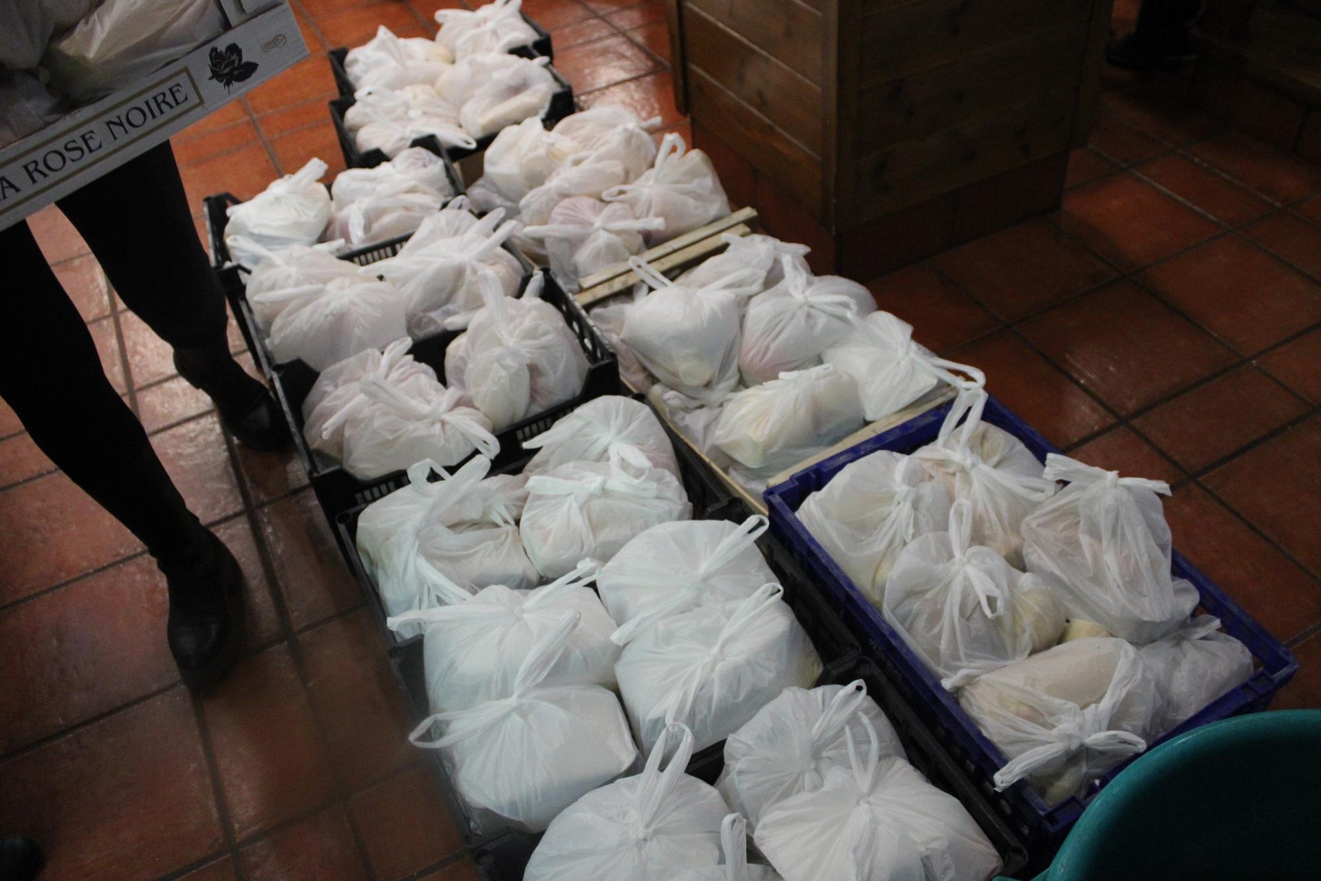 Astearte honetan sukaldatuko dute bigarren afari solidarioa