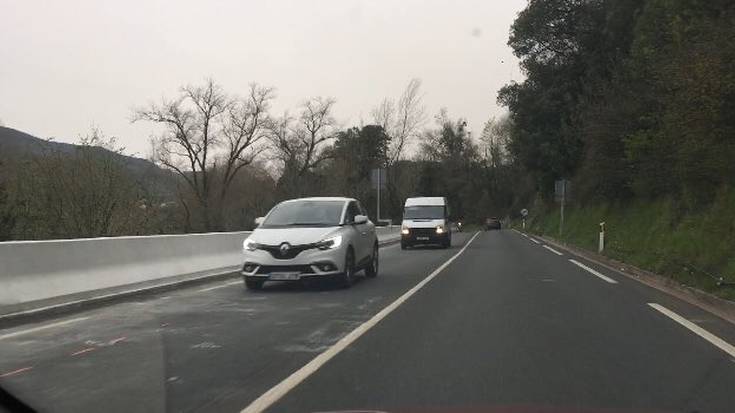 N-634 errepideko semaforoak kendu dituzte