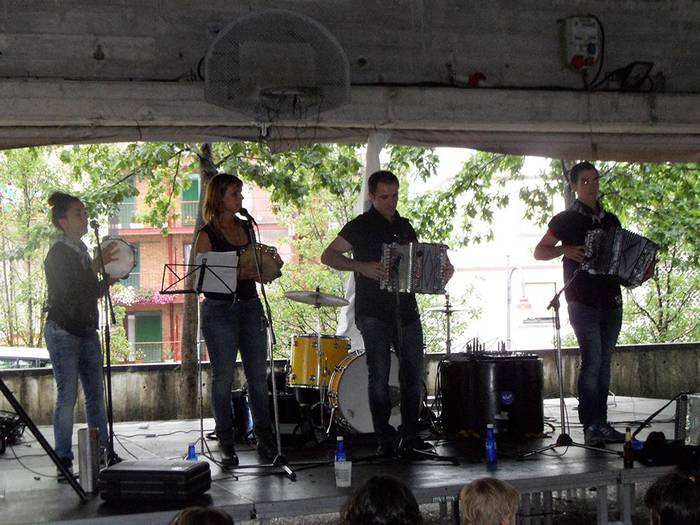 Korrikaren ostean, ibilaldi kulturala eta "Iñorkiñak" taldekoekin erromeria