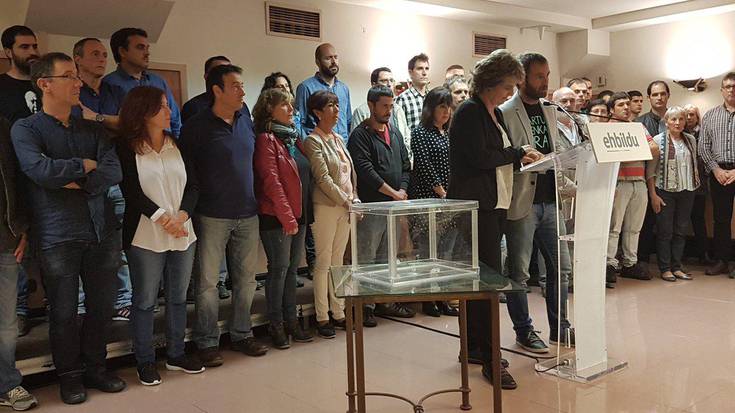 Usurbilgo eta EHBilduko gainerako alkateek elkartasuna adierazi diete, deklaratzera deitu dituzten Kataluniako alkateei