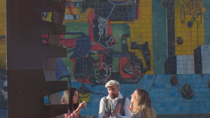 Txoriya, bosgarren esketxa