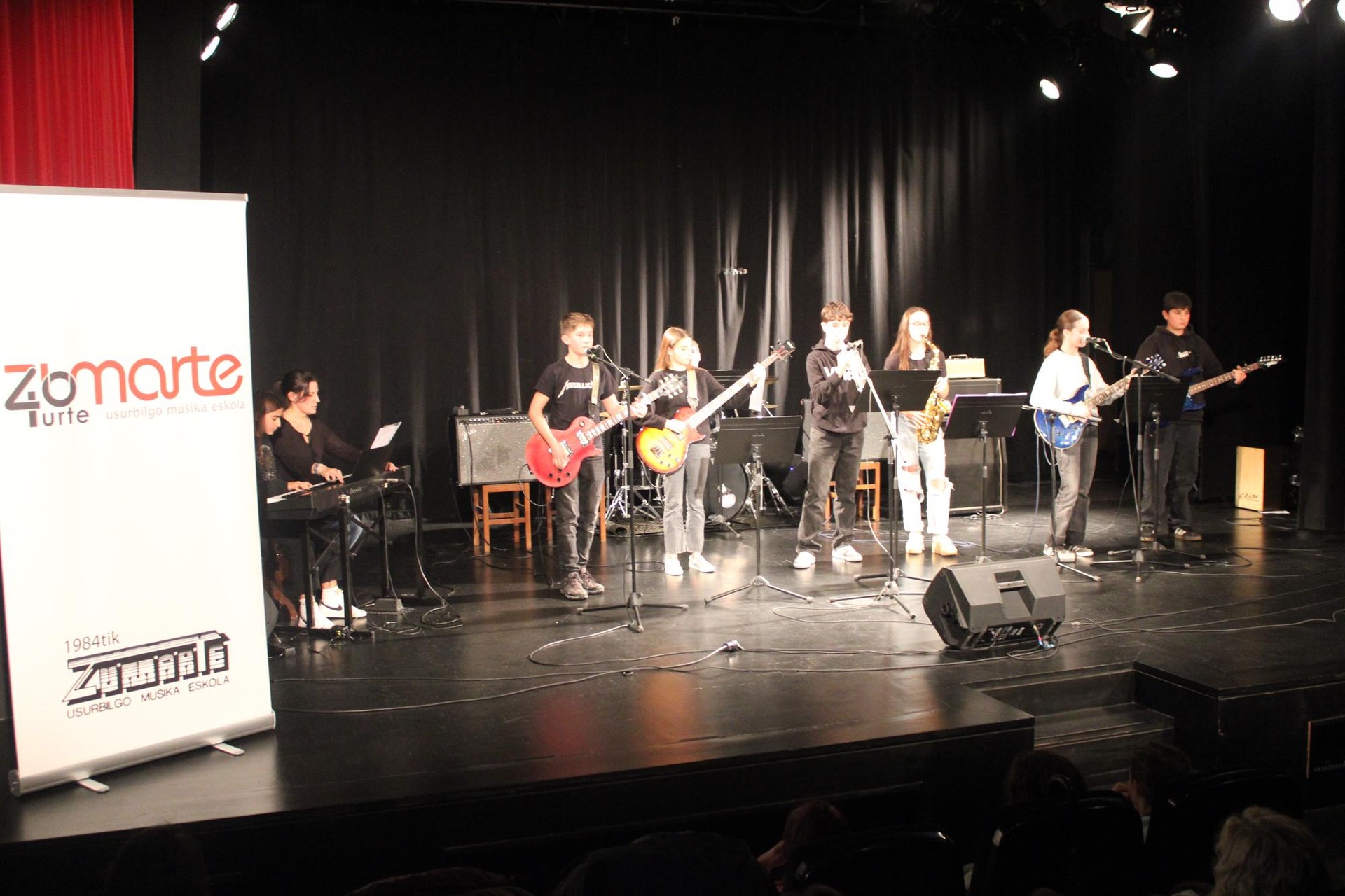 Zumarteko eta Hondarribiko musika eskolen emanaldi bateratua gaur