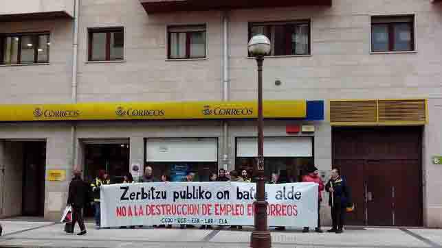 Lasarte-Usurbilgo Correoseko enplegu suntsiketa salatu dute