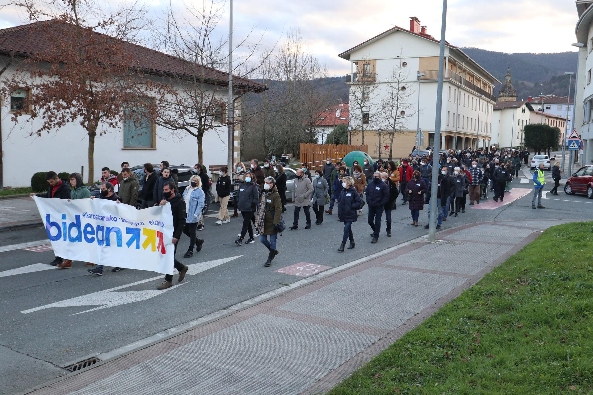 Presoen inguruko euskal kanten bertsioak entzungai Sareren eskutik, ostiralean Sutegin