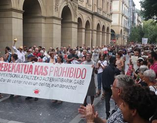 "Afaltzen ematea ez da delitua, eskubidea da!"