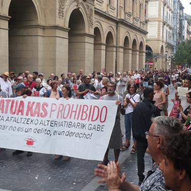 Usurbilgo Afari Solidarioen taldeak deitutako asanblada irekia