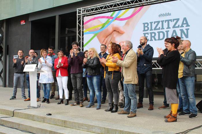 EHBilduk babes osoa adierazi die Ainhoa Intxaurrandietari eta Iñaki Errazkini