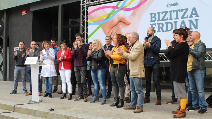 EHBilduk babes osoa adierazi die Ainhoa Intxaurrandietari eta Iñaki Errazkini