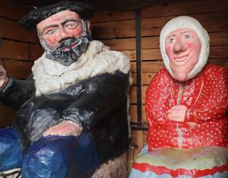 Herri erdigunea apainduta, Santuenea eguberri giroan murgiltzen hurrengoa