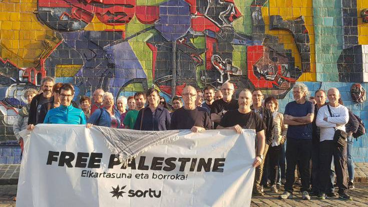 Azken erahilketak salatu eta Palestinaren askatasuna eskatzeko elkarretaratzea egin dute