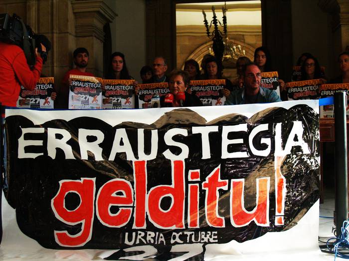 Urriaren 27ko manifestazioa babesteko herri agerraldi eta argazkia ostegunean Usurbilen