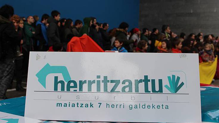 Jendetza batu da herri galdeketaren alde