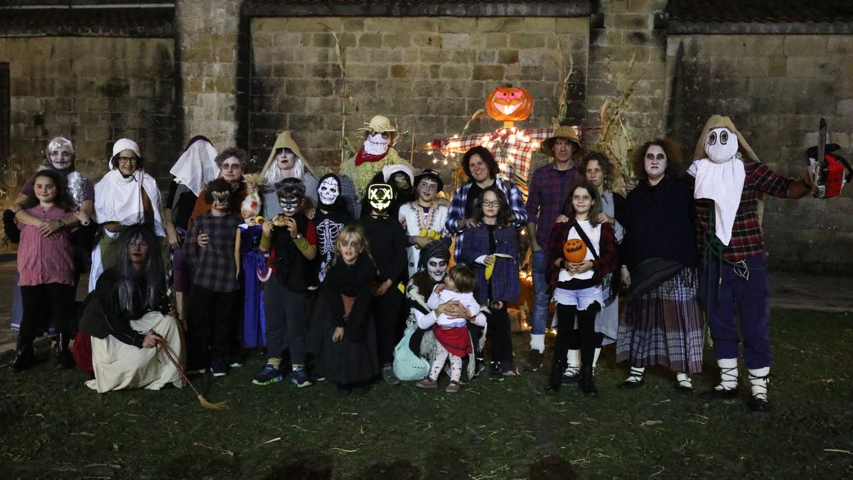 Beldurrei su eman diete eta Gau Beltza argitu, lagunarte giro ederrean