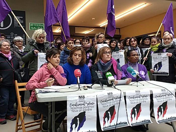 #M8 EH-ko Mugimendu Feminista: "Muga guztiak gaindituko dituen greba feminista bat proposatu dugu"