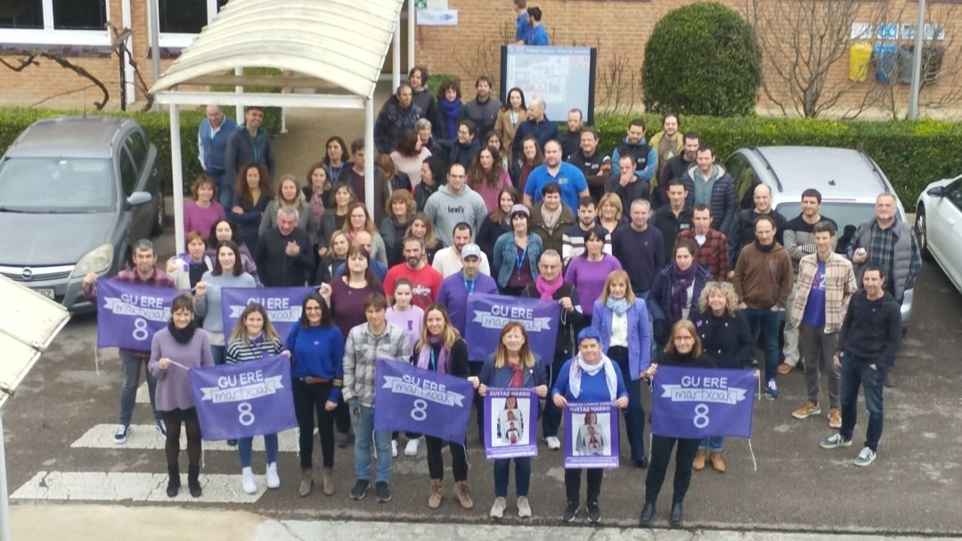 Martxoaren 8a begi-bistako arrastoa uzten ari da