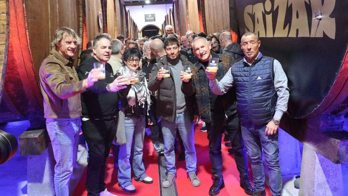 50. urtemugako txotx irekiera ospatu dute Saizar sagardotegian