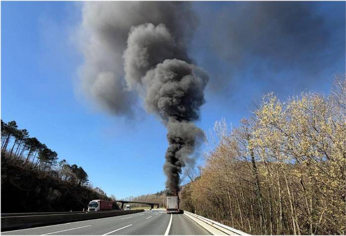 A8 autopista itxiarazi du kamioi baten matxurak Oriorako noranzkoan