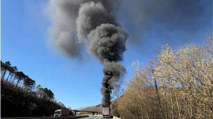 A8 autopista itxiarazi du kamioi baten matxurak Oriorako noranzkoan