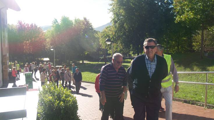 Ibilaldia eta bazkaria, erdibidera heltzear den Jubilatu Asteko gaurko hitzorduak