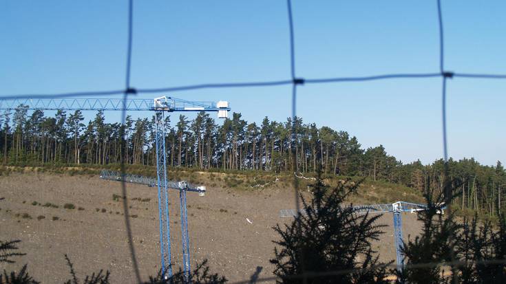 Erraustegiari buruzko eztabaida telebistaz emateko 5.000 eskaera biltzeko bidean