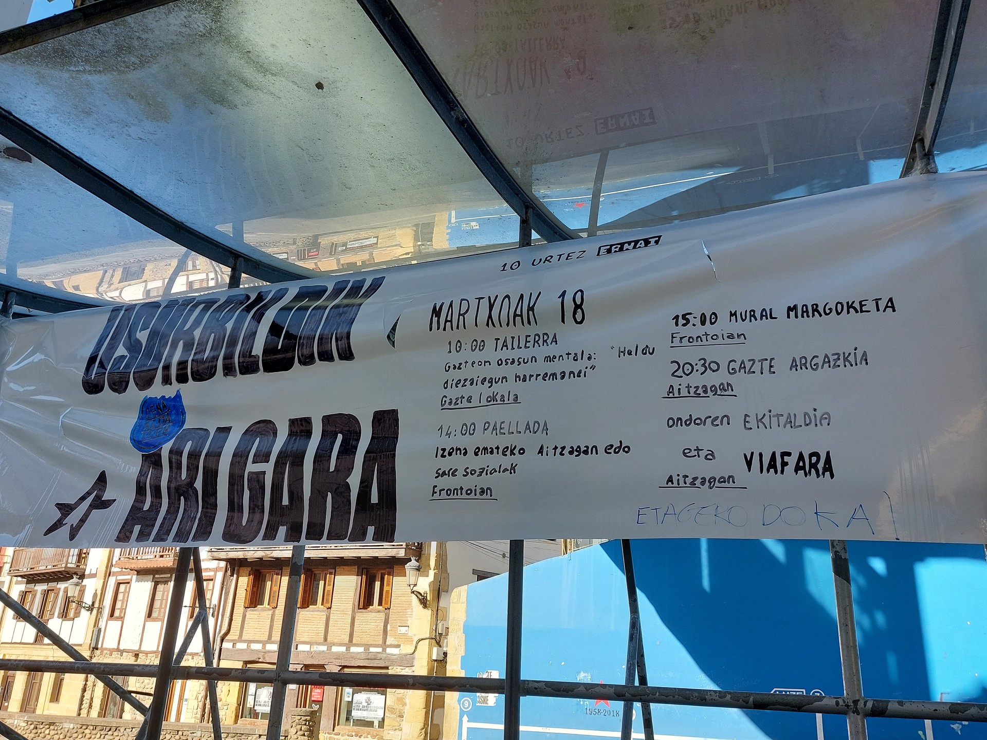 "Usurbildik ari gara!" eguna larunbatean, Ernaik antolatuta