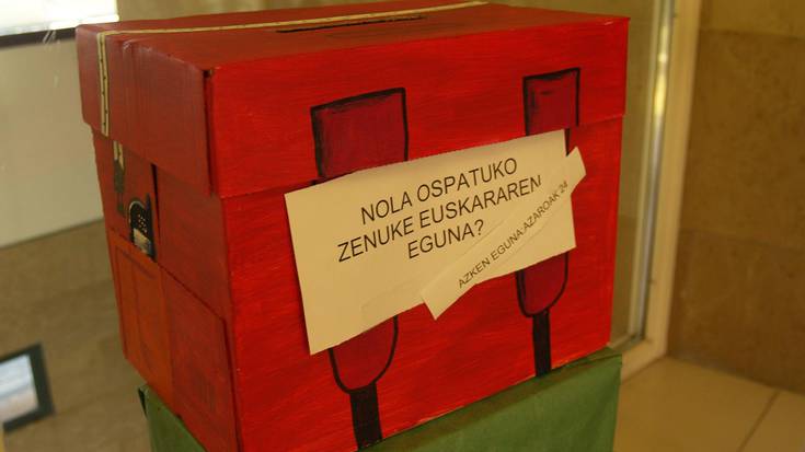 Euskararen Egunerako ekarpenak egiteko azken aukera gaur, Usurbilgo Artixten Taldearen kutxetan