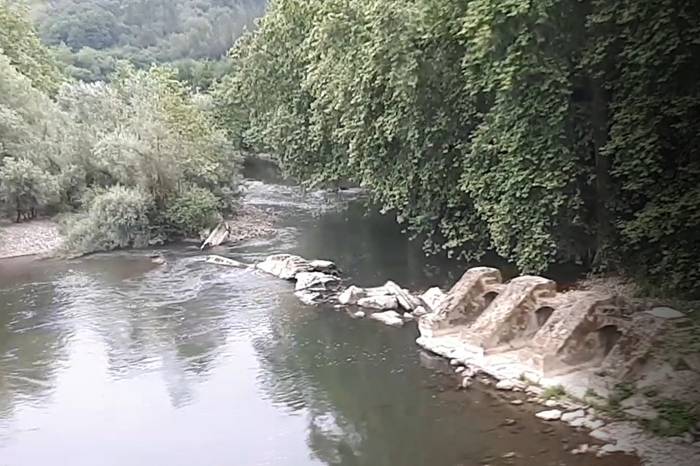 Oriako presa txiki bat eraistera doaz