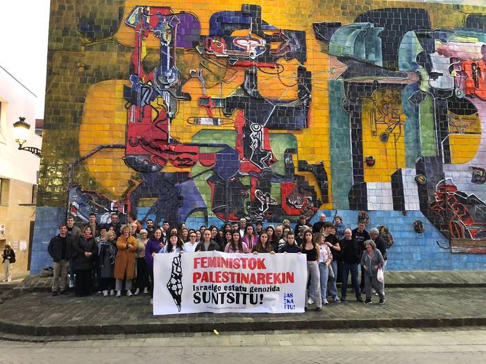 Emakume palestinarren aurkako genozidioaren salaketa, gaurko lanuzte orokorraren atarian