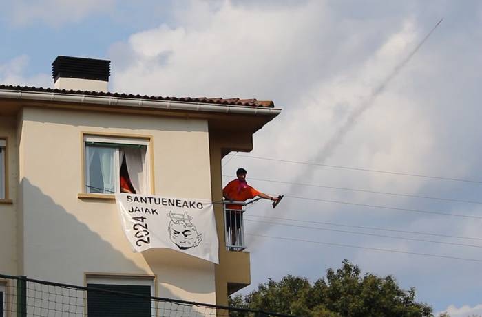 Santuenea gaurtik festa giroan