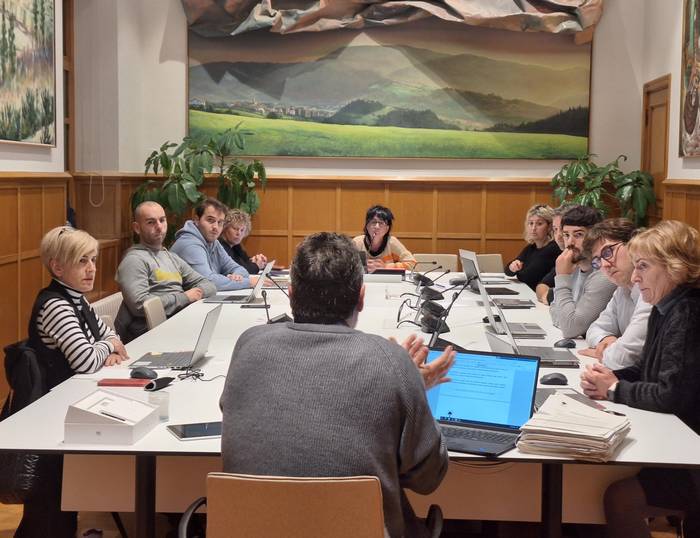 Langile publikoen urteko bigarren soldata igoera onartu dute