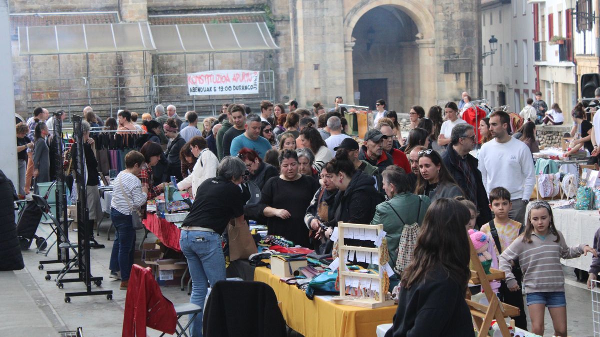 Postuak, jan-edana eta 650 Usurbil Bizi otarraren aurkezpena, larunbateko Hurbilagoren Udazkeneko Azokan