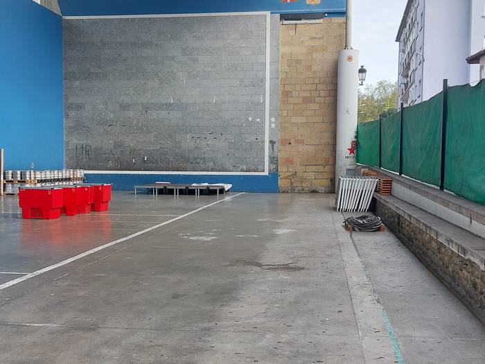 Garagardo Azokaren irekierarako prestatzen