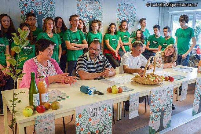 Baionako Bernat Etxepare lizeoa laguntzeko elkartasun kanpaina abian