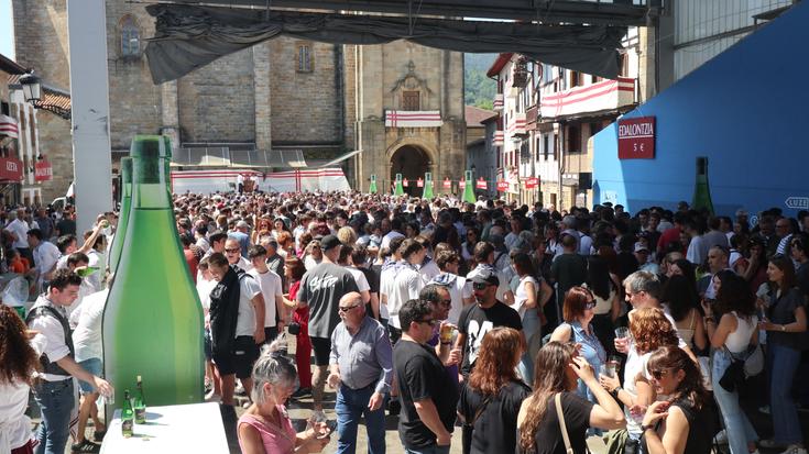Itzala preziatua, uda giro betekoa izan den jaialdi jendetsuan