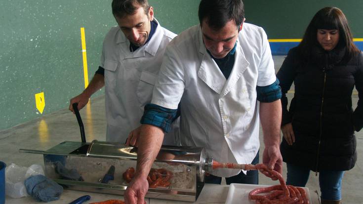Txerri Festako bazkarirako txartelak eskuratzeko azken eguna