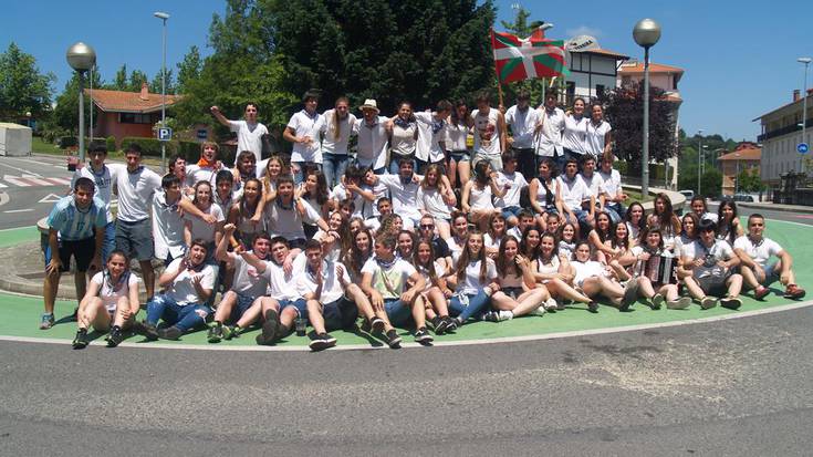 Oilasko biltzaile belaunaldi berria, festetarako gogotsu