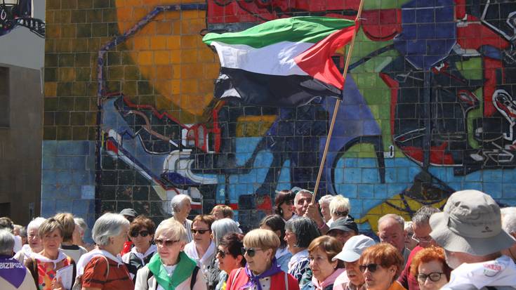 Kantuan Palestinarekin bat egin dute