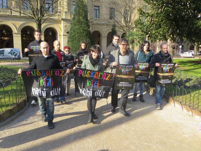 Oztopoen gainetik, euskaraz bizitzea aldarrikatzeko deia otsailaren 28an Donostian