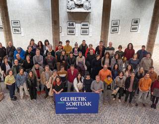 Laugarren edizioaren atarian den Geuretik Sortuak egitasmoaren erakusketa, astebete barru