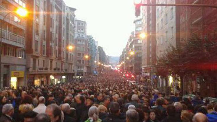 Sarek larunbaterako deitutako manifestazioetara joateko autobus zerbitzua Usurbildik