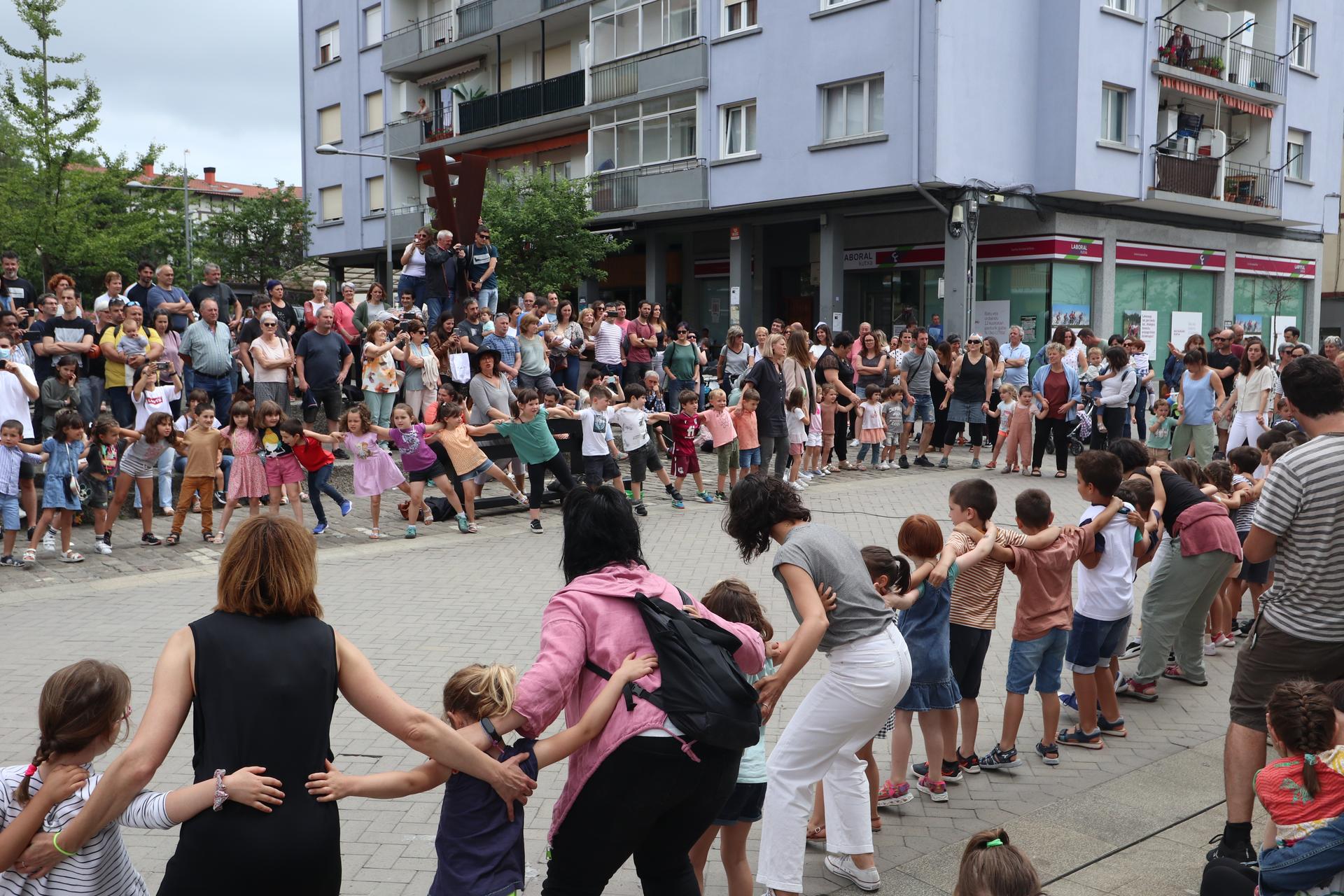 Udarregik asteburuko Ikastola Eguna prest