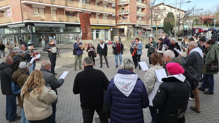 Kantuan girotu dute gaurko azoka eguna