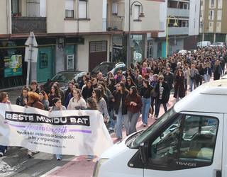 "Beste mundu bat feminismotik"