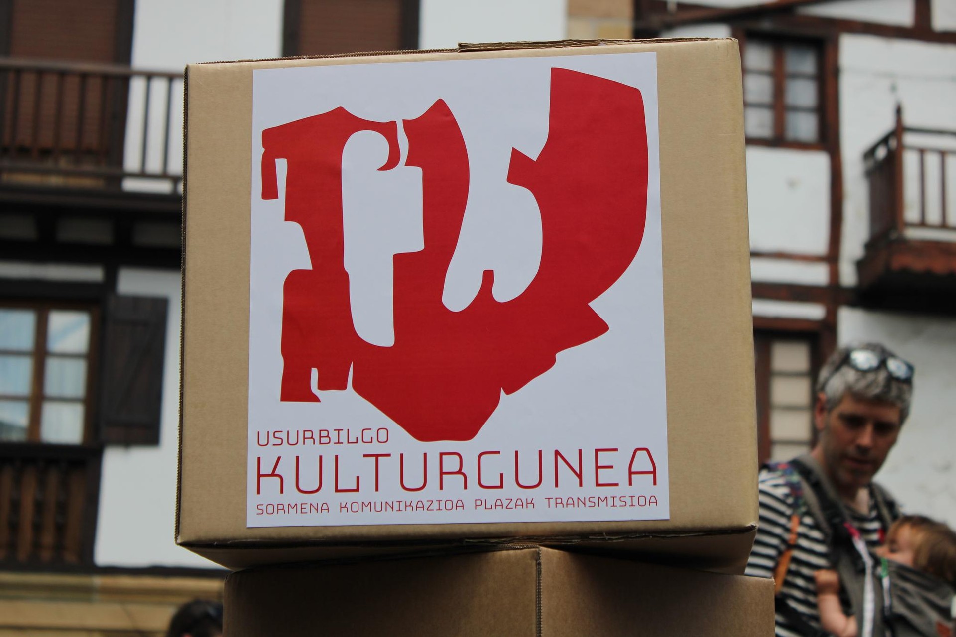 Dirulaguntzak, egutegia eta Elkargunea hizpide, kultur eragileen gaurko bileran